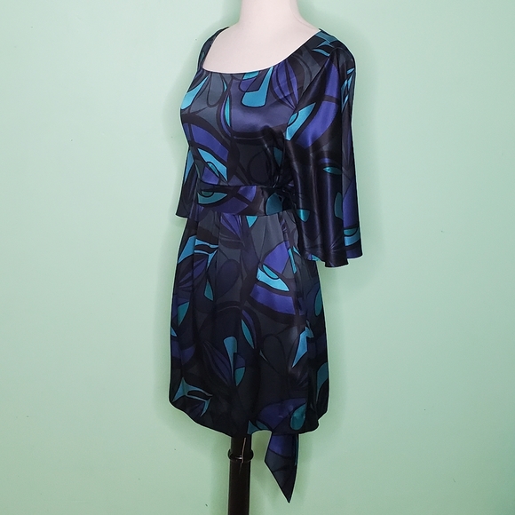 Semantiks Abstract Print Silk Dress - Picture 4 of 7